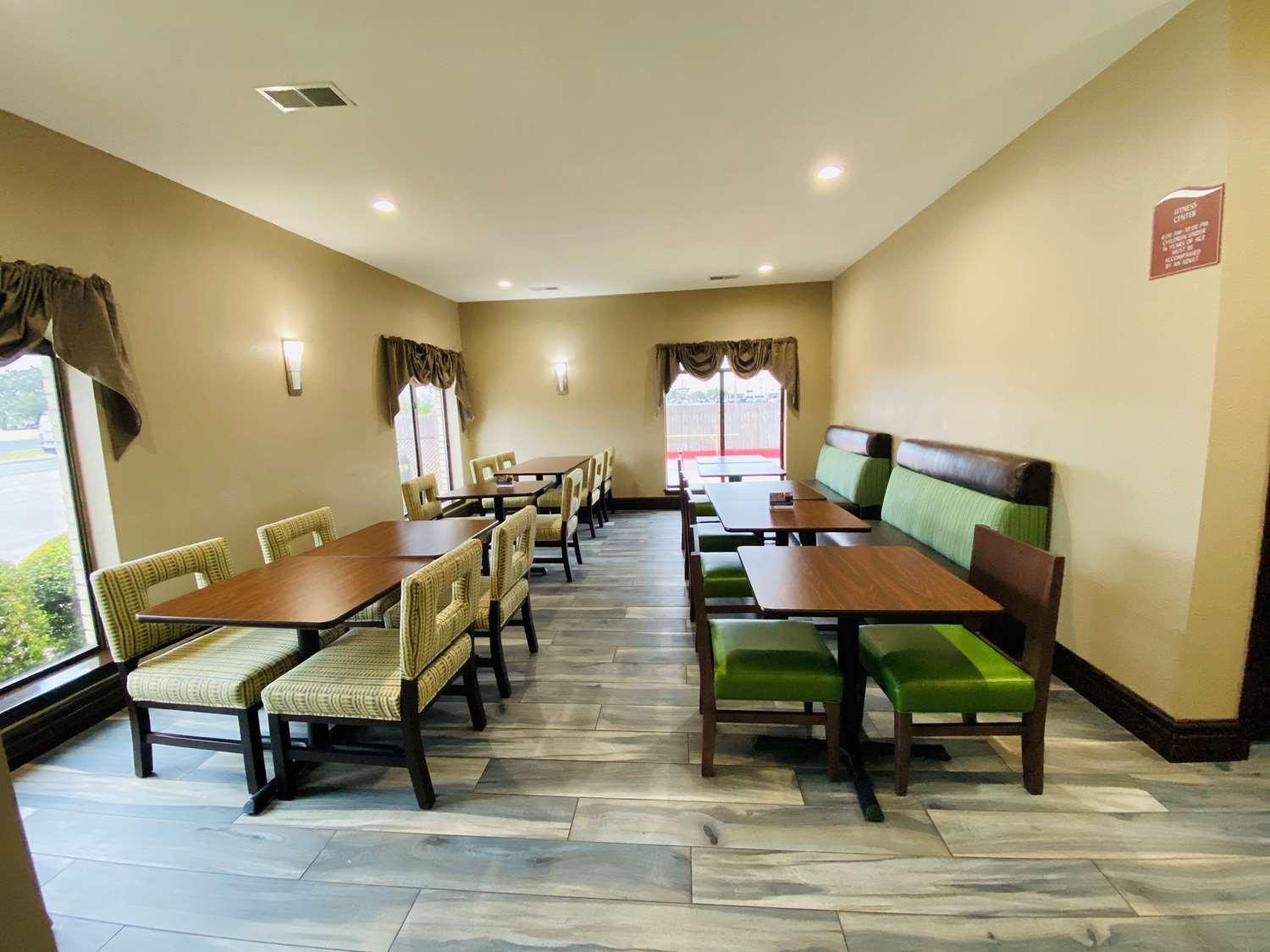 Best Western Near Lackland Afb Seaworld San Antonio Exterior photo