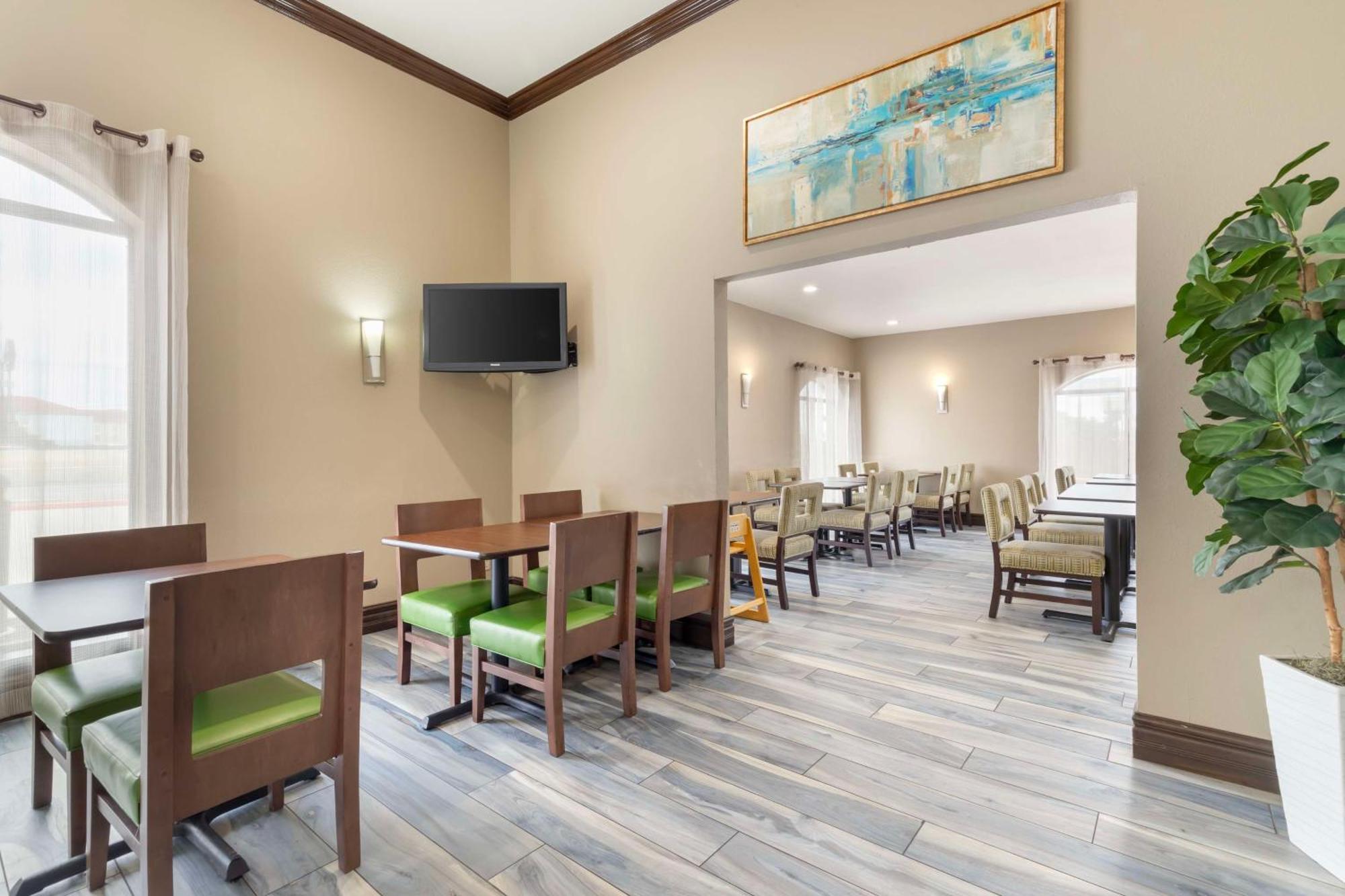 Best Western Near Lackland Afb Seaworld San Antonio Exterior photo