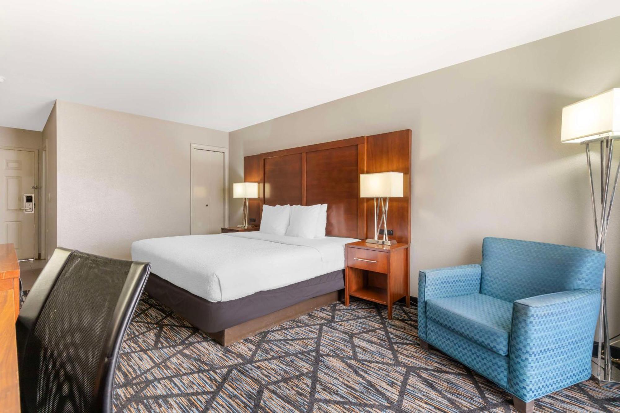 Best Western Near Lackland Afb Seaworld San Antonio Exterior photo